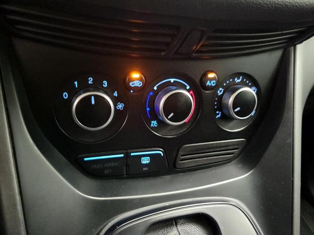 Photo of 2014 White Ford Escape