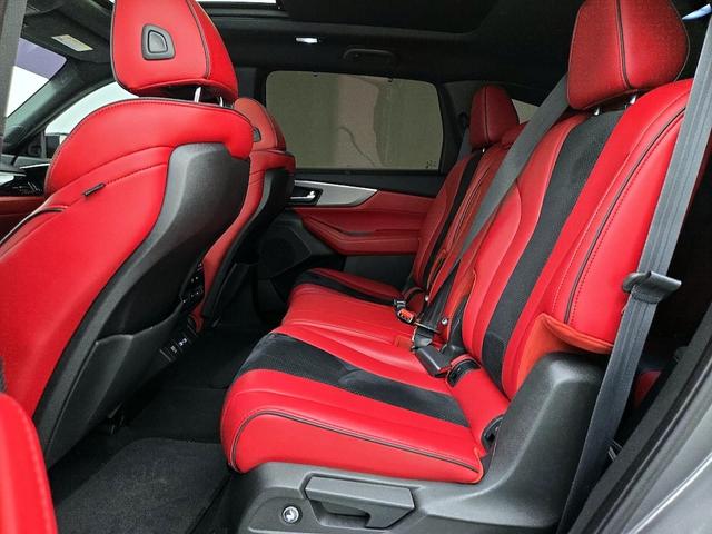 Photo of 2022 Gray Acura MDX