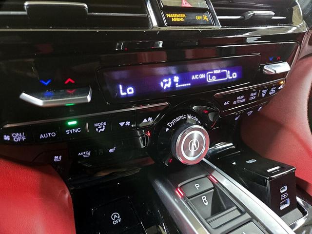Photo of 2022 Gray Acura MDX