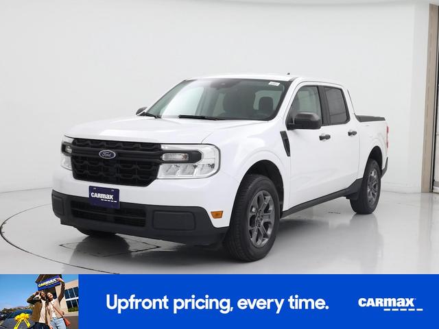 Photo of 2022 White Ford Maverick