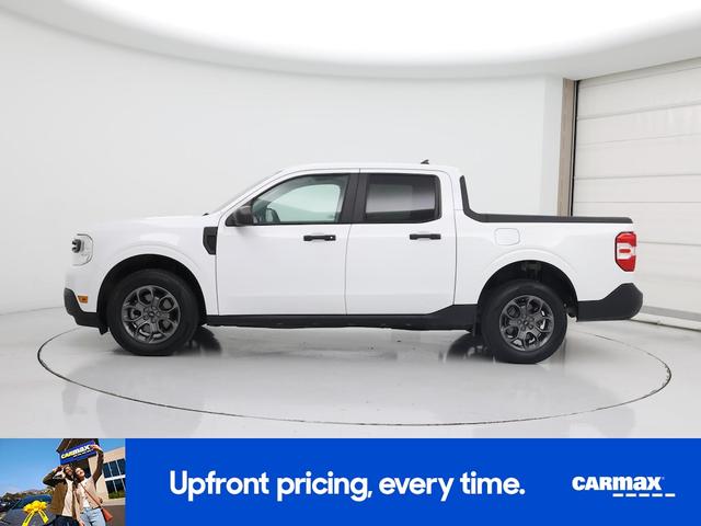 Photo of 2022 White Ford Maverick