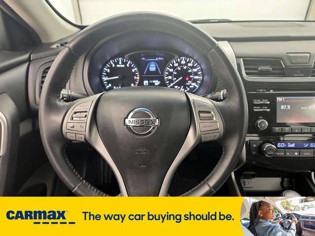 Photo of 2015 Blue Nissan Altima