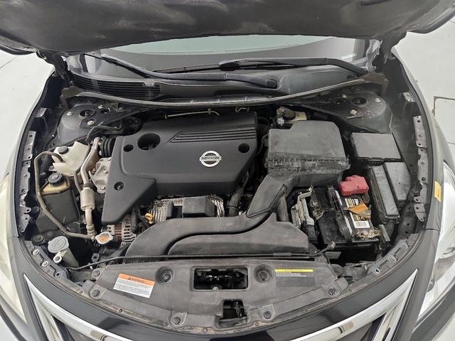 Photo of 2015 Blue Nissan Altima