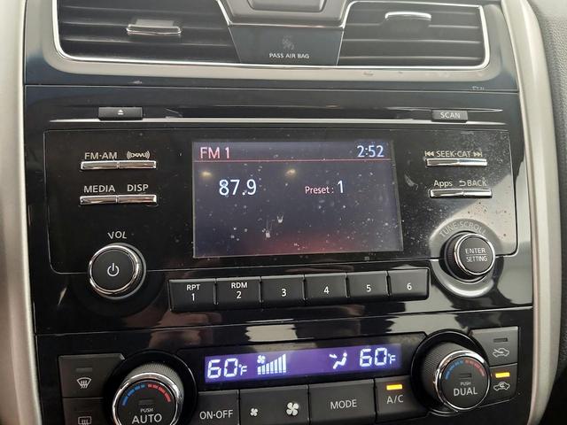 Photo of 2015 Blue Nissan Altima