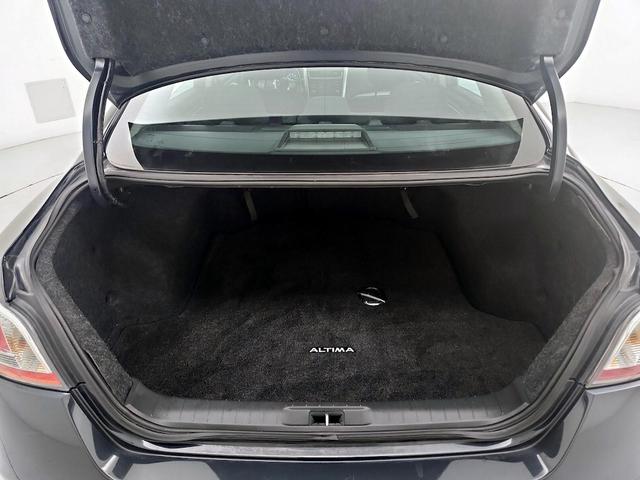Photo of 2015 Blue Nissan Altima