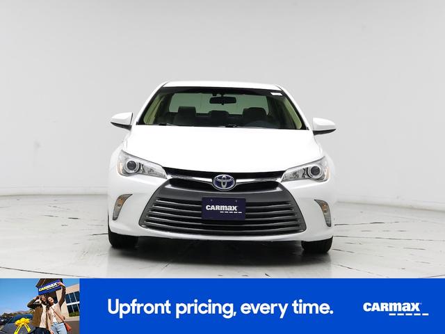 Photo of 2015 White Toyota Camry Hybrid