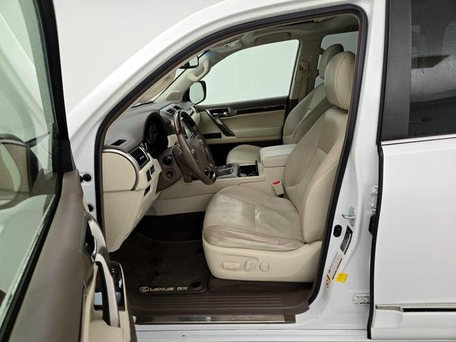 Photo of 2017 White Lexus GX 460
