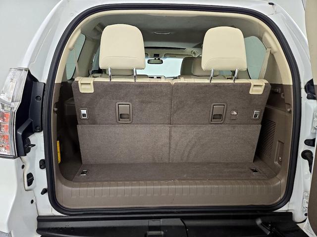 Photo of 2017 White Lexus GX 460