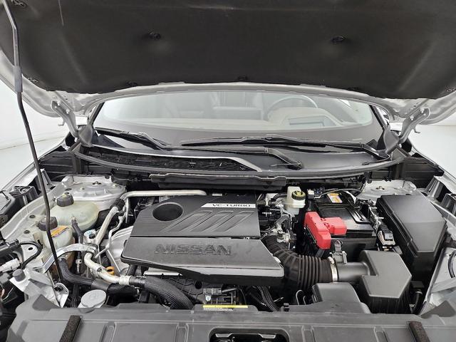 Photo of 2022 Silver Nissan Rogue
