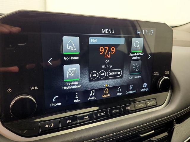 Photo of 2022 Silver Nissan Rogue