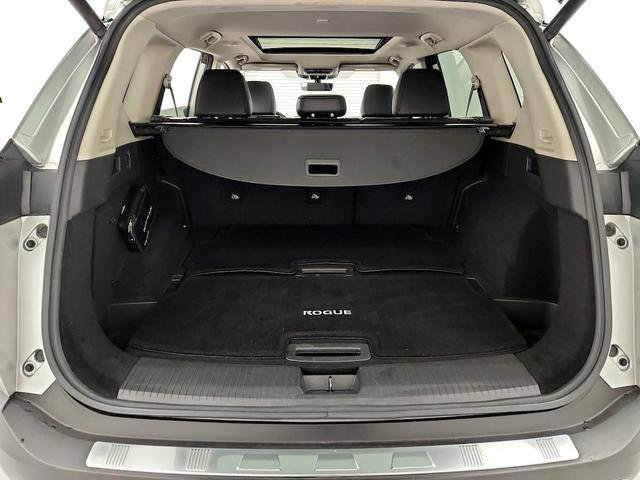 Photo of 2022 Silver Nissan Rogue