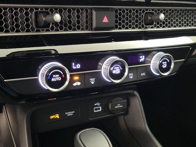 Photo of 2023 White Honda Civic