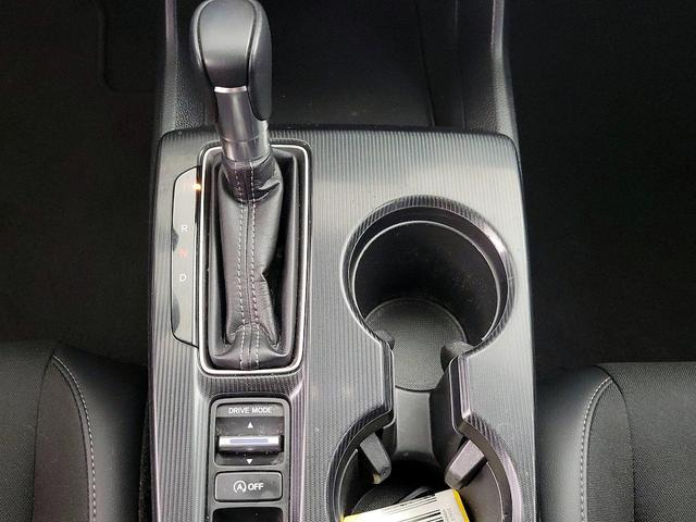 Photo of 2023 White Honda Civic