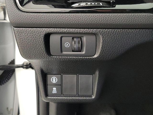 Photo of 2023 White Honda Civic