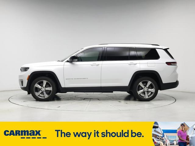 Photo of 2022 White Jeep Grand Cherokee L