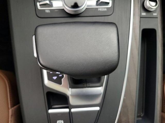 Photo of 2020 White Audi Q5 e