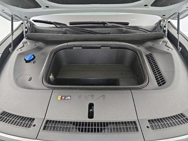 Photo of 2024 Gray Kia EV9
