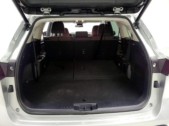 Photo of 2021 Silver Toyota Highlander