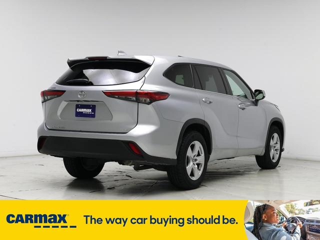 Photo of 2021 Silver Toyota Highlander