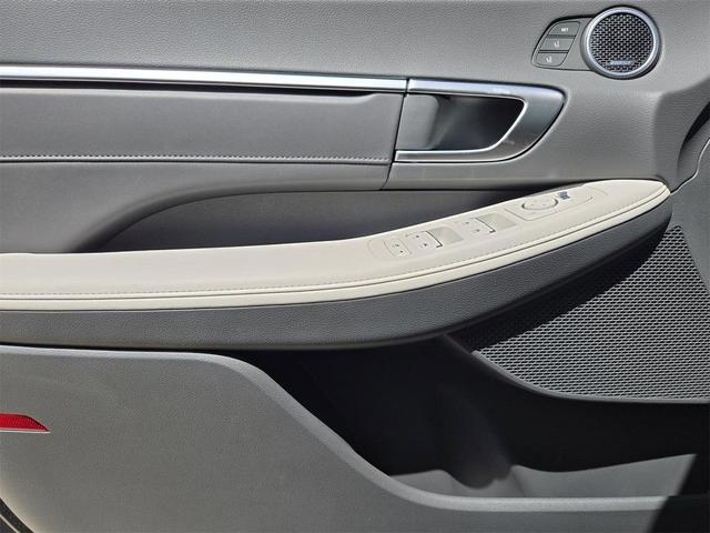 Photo of 2025 Portofino Gray Hyundai SONATA Hybrid