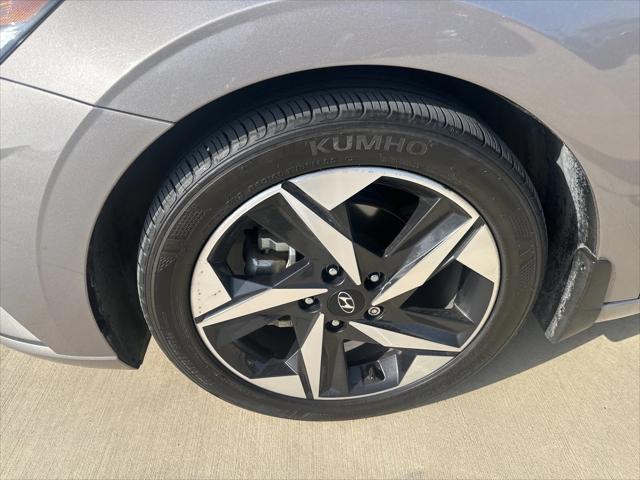 Photo of 2023 Fluid Metal Hyundai ELANTRA