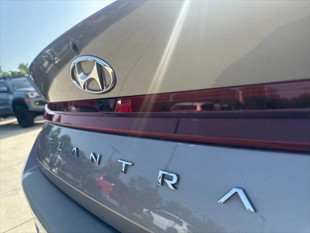 Photo of 2023 Fluid Metal Hyundai ELANTRA