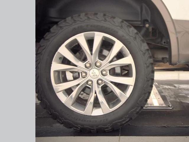 Photo of 2017 Oxford White Ford F-150