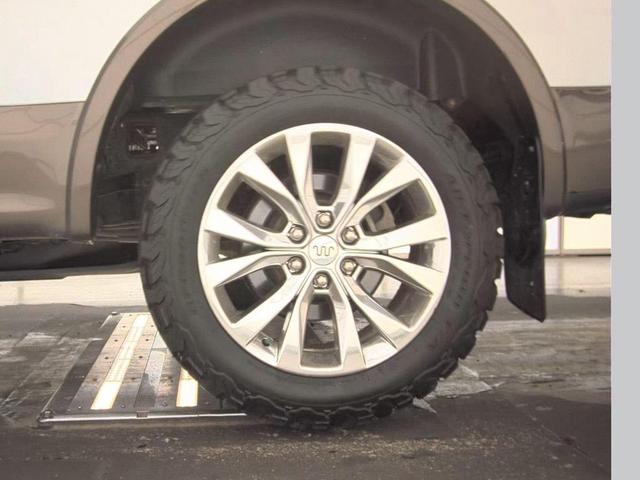 Photo of 2017 Oxford White Ford F-150