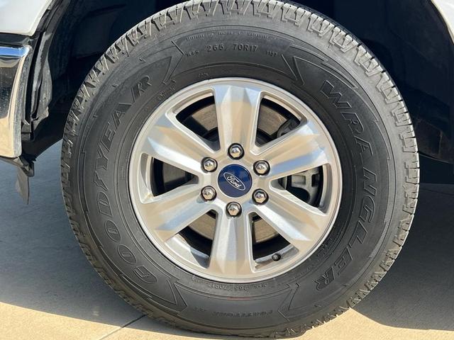 Photo of 2016 Oxford White Ford F-150