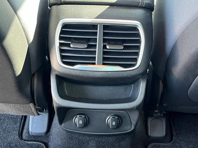 Photo of 2020 Quartz White Hyundai SANTA FE