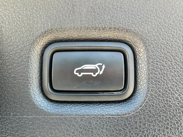 Photo of 2020 Quartz White Hyundai SANTA FE