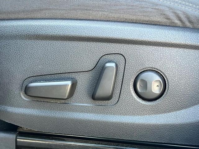 Photo of 2020 Quartz White Hyundai SANTA FE