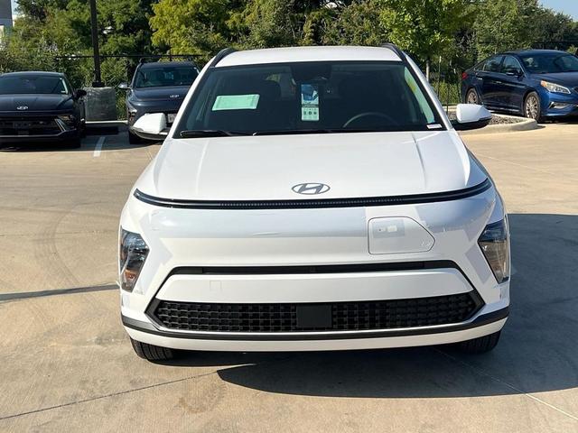 Photo of 2025 Atlas White Hyundai KONA EV