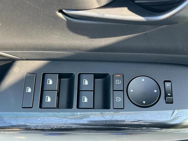 Photo of 2025 Atlas White Hyundai KONA EV