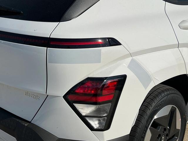 Photo of 2025 Atlas White Hyundai KONA EV