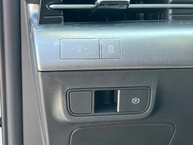Photo of 2025 Atlas White Hyundai KONA EV