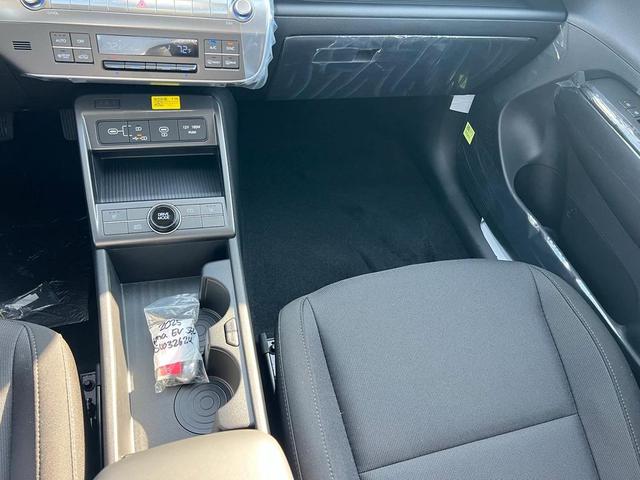 Photo of 2025 Atlas White Hyundai KONA EV