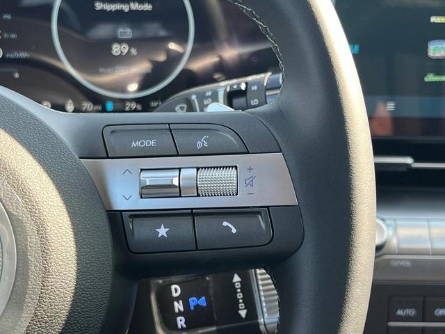 Photo of 2025 Atlas White Hyundai KONA EV