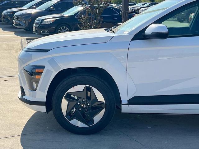 Photo of 2025 Atlas White Hyundai KONA EV