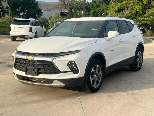 Photo of 2023 Summit White Chevrolet Blazer