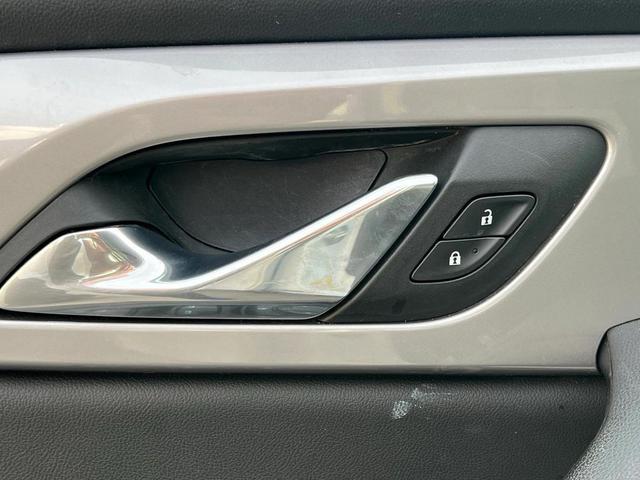 Photo of 2023 Summit White Chevrolet Blazer