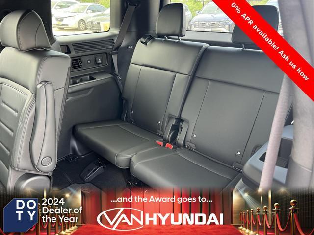 Photo of 2025 Hampton Gray Hyundai SANTA FE HEV