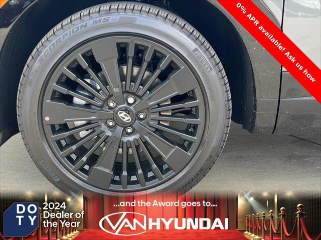 Photo of 2025 Hampton Gray Hyundai SANTA FE HEV