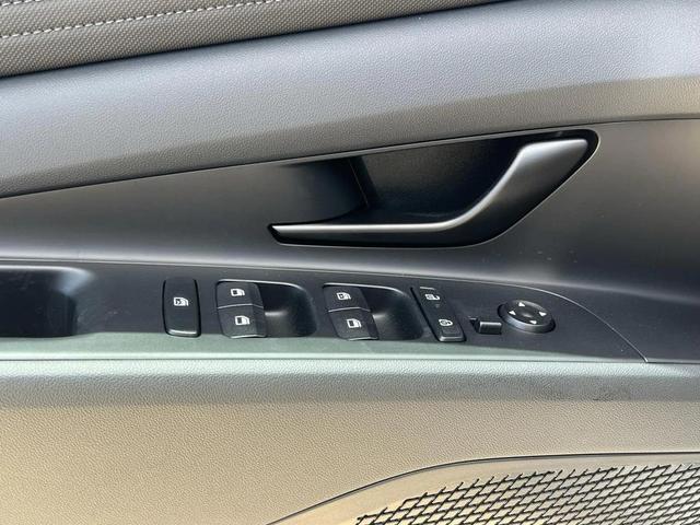 Photo of 2025 Fluid Metal Hyundai ELANTRA
