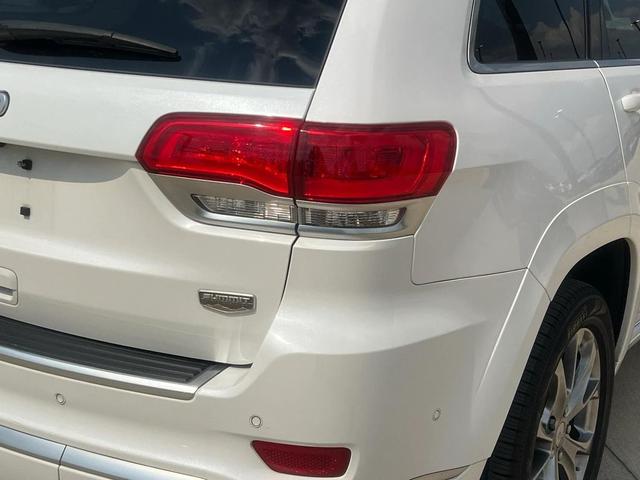 Photo of 2021 Ivory 3-Coat Jeep Grand Cherokee