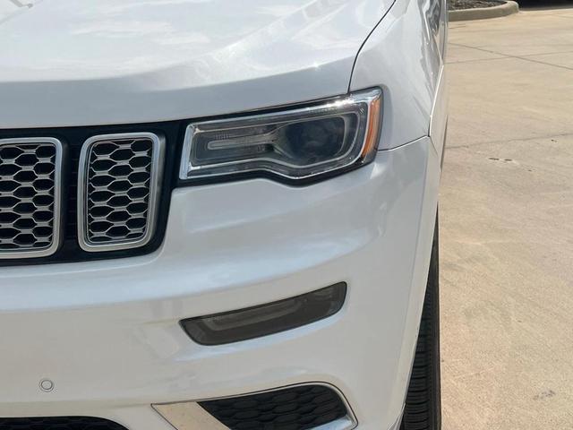 Photo of 2021 Ivory 3-Coat Jeep Grand Cherokee
