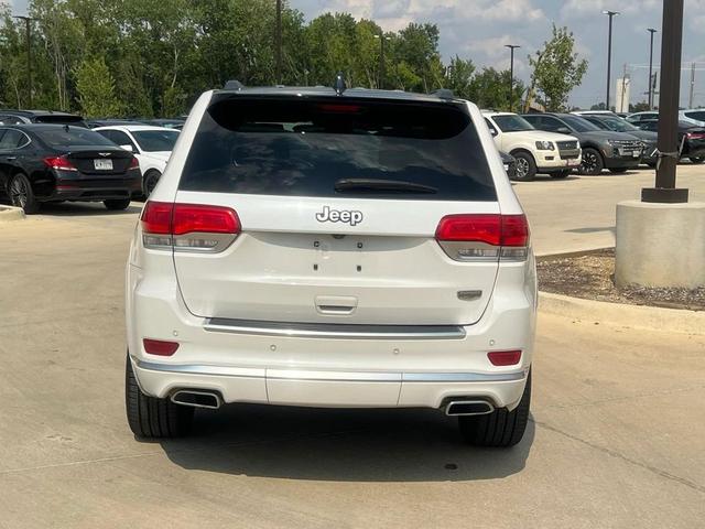 Photo of 2021 Ivory 3-Coat Jeep Grand Cherokee