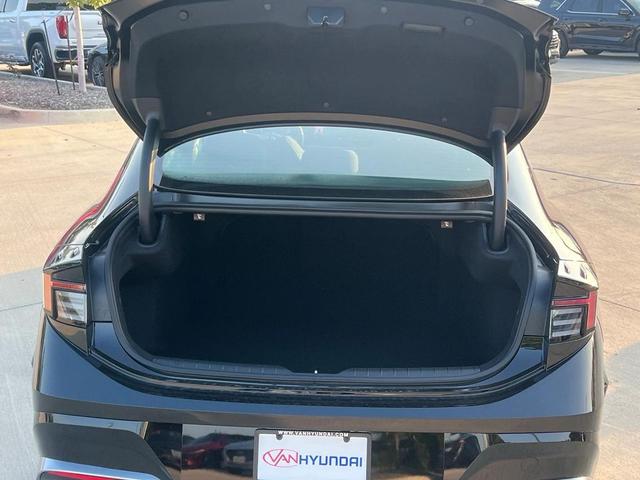 Photo of 2026 Abyss Black Hyundai SONATA
