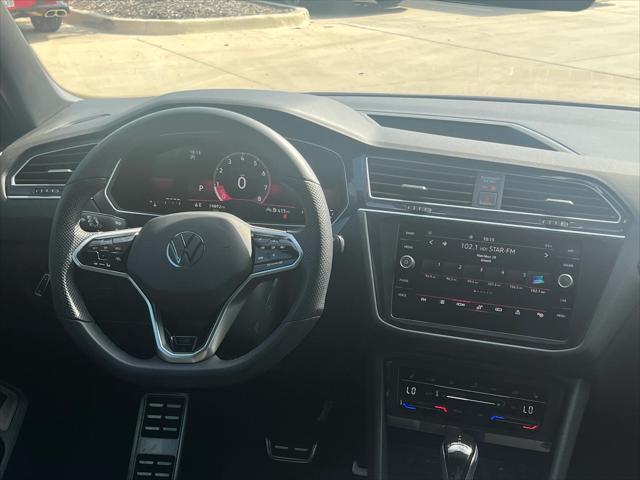 Photo of 2024 Platinum Gray Volkswagen Tiguan