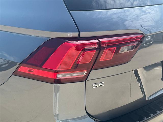 Photo of 2024 Platinum Gray Volkswagen Tiguan